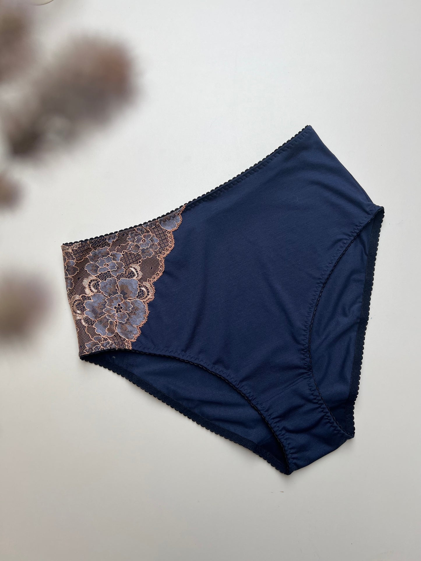 Women’s High-Waist TENCEL™ panties – Dark blue with flower lace