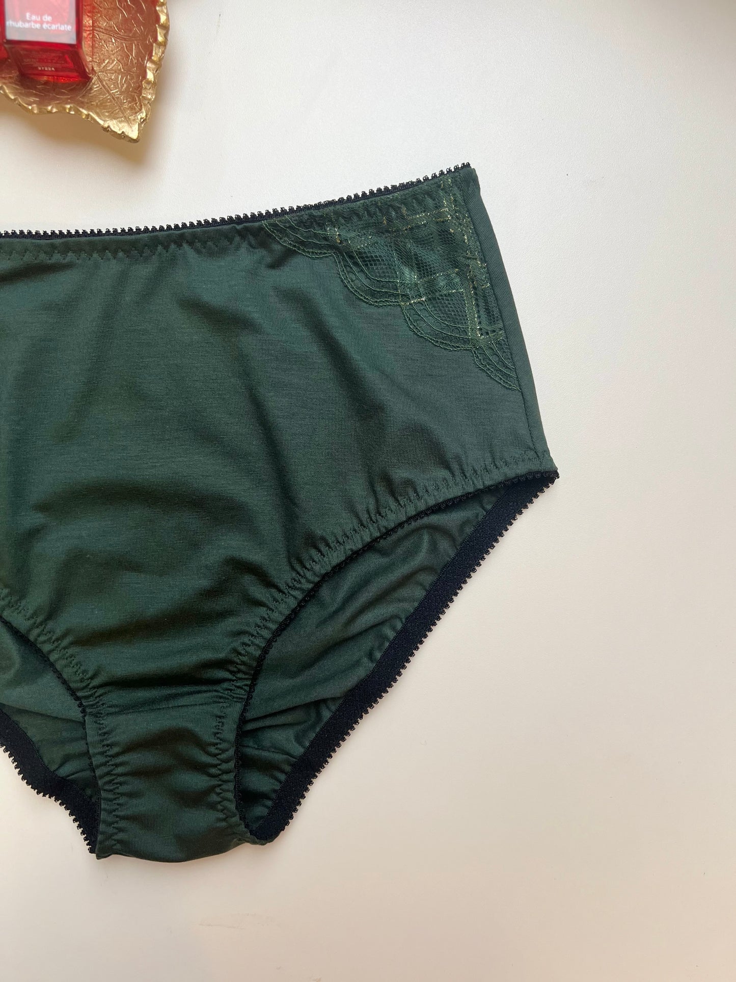 Women’s High-Waist TENCEL™ Panties – Dark green with Lace Accent